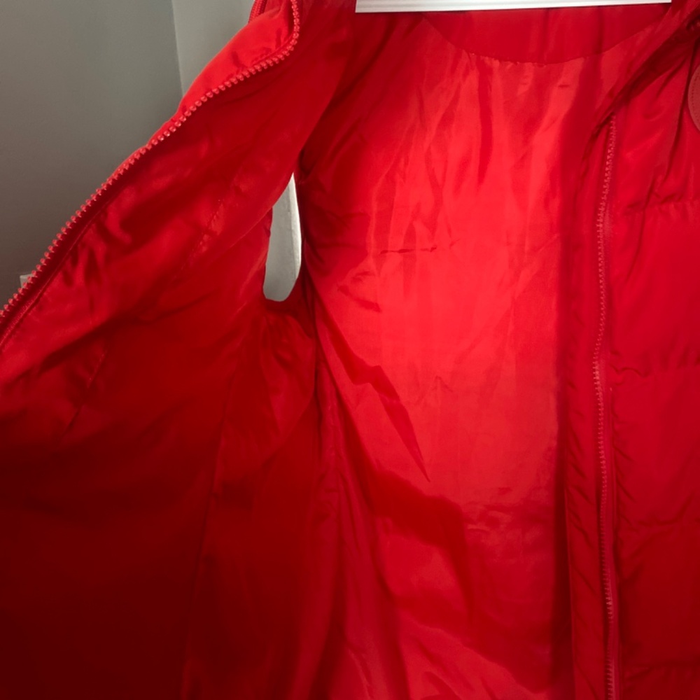 Fabletics Red puffer vest with hood - Picture 5 of 8